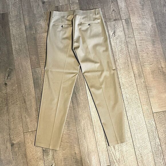 NWT! Haggar Tan Men’s Dress Slacks. Size 32 x 32. - Picture 2 of 4